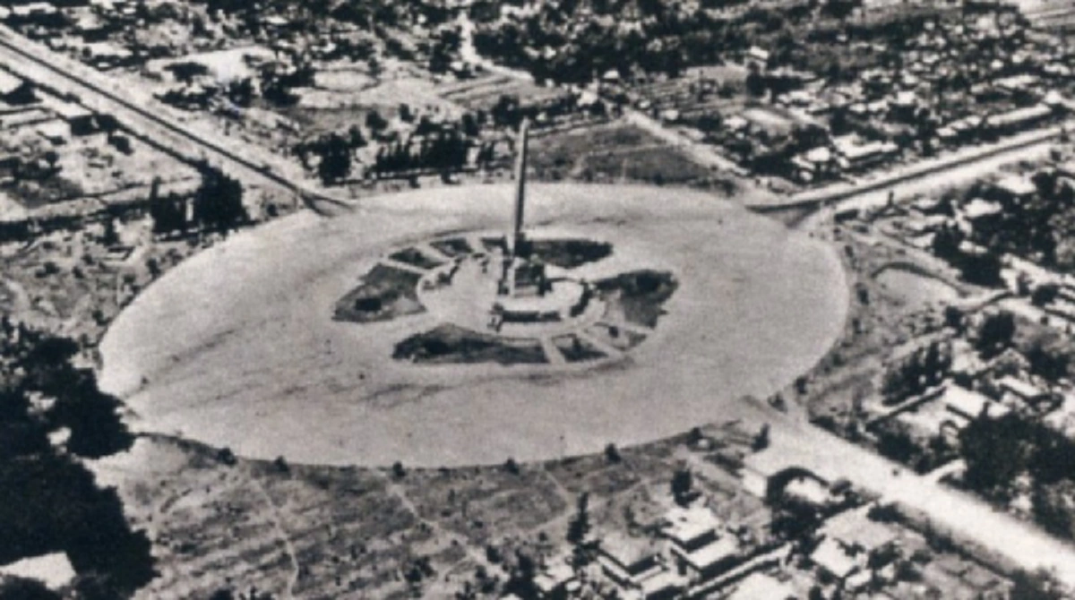 เปิดกรุ !!  "ภาพเมืองกรุงแสนวุ่นวาย" ในสมัยที่ถนนโล่งจน "ชาวสยาม"  ไม่รู้จักคำว่า "รถติด" (ชมภาพ)