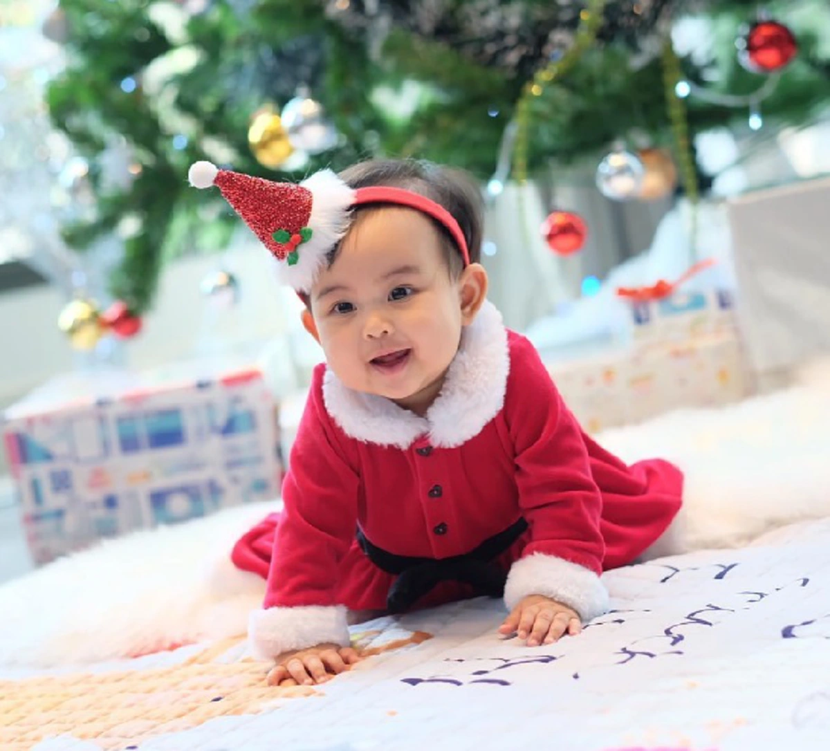 ลูกไม้หล่นใต้ต้น!!! 10 ลูกดาราขวัญใจประชาชน แห่งปี 2559 ที่ใครเห็นก็ต้องบอกเป็นเสียงเดียว...อุ๊ย น่าร้ากก!!!
