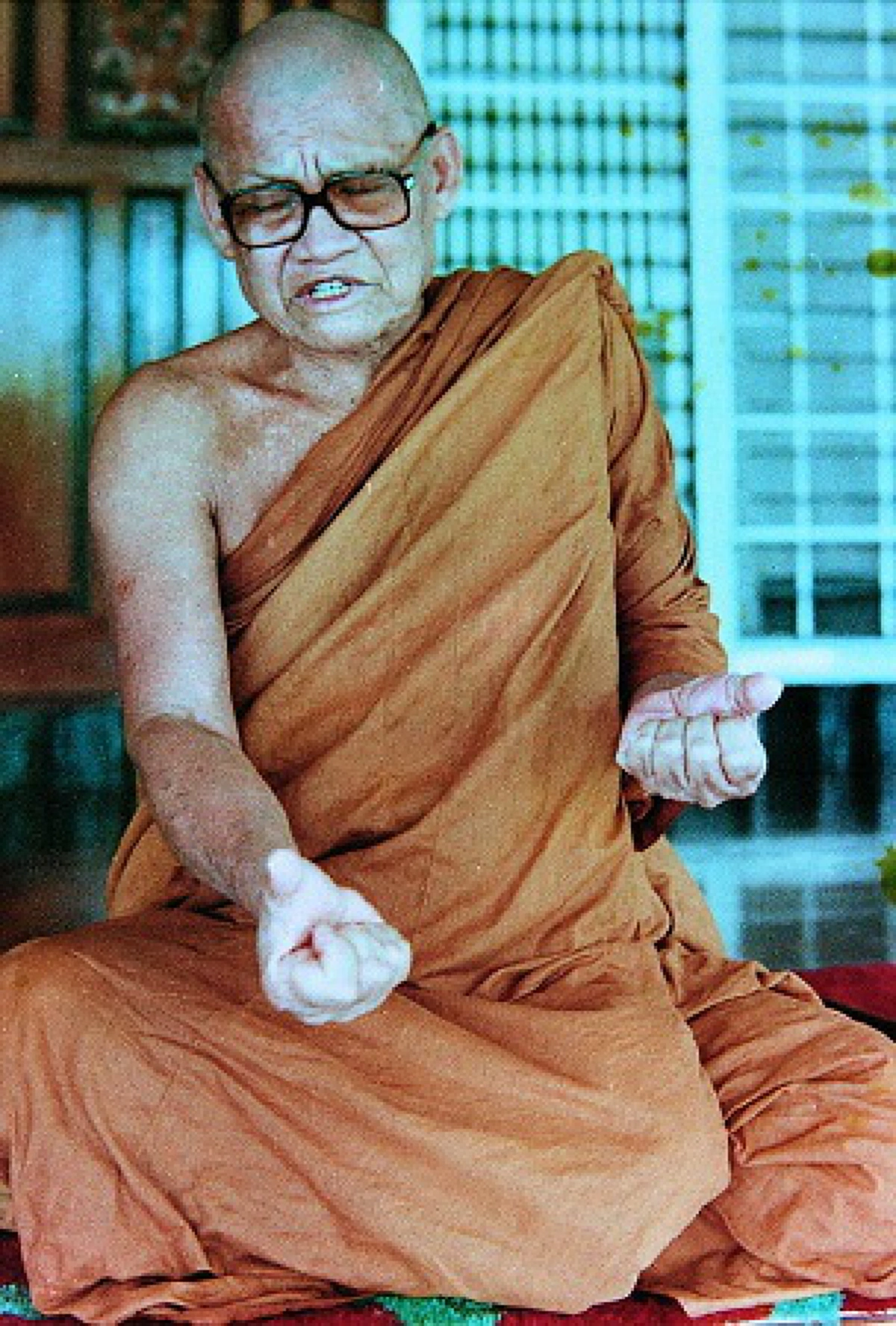 ชีวิตสโลว์ไลฟ์...รีบให้ช้าหน่อย!! หลวงปู่กินรีเตือนสติหลวงพ่อชา "จะรีบไปไหน...เย็บผ้าก็พิจารณาธรรมได้"!!