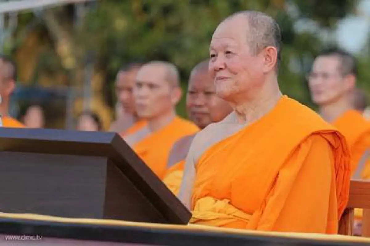 ชัดๆ กลืนน้ำลายตัวเอง !!! คำสอนหลวงพ่อ อย่าเอาความชั่วของผู้อื่น มาเป็นต้นเหตุให้เราทำกรรมชั่ว   (รายละเอียด)