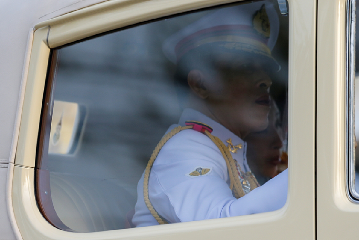 พสกนิกรแซ่ซ้อง...รับเสด็จ "สมเด็จพระบรมโอรสาธิราชฯ" เสด็จฯ พระราชพิธีปัญญาสมวาร (ภาพชุด)
