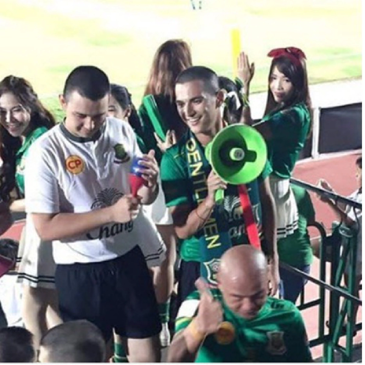 ชมภาพ !!  ชิน ชินวุฒ ได้ทำหน้าที่สำคัญมากในกรมทหาร