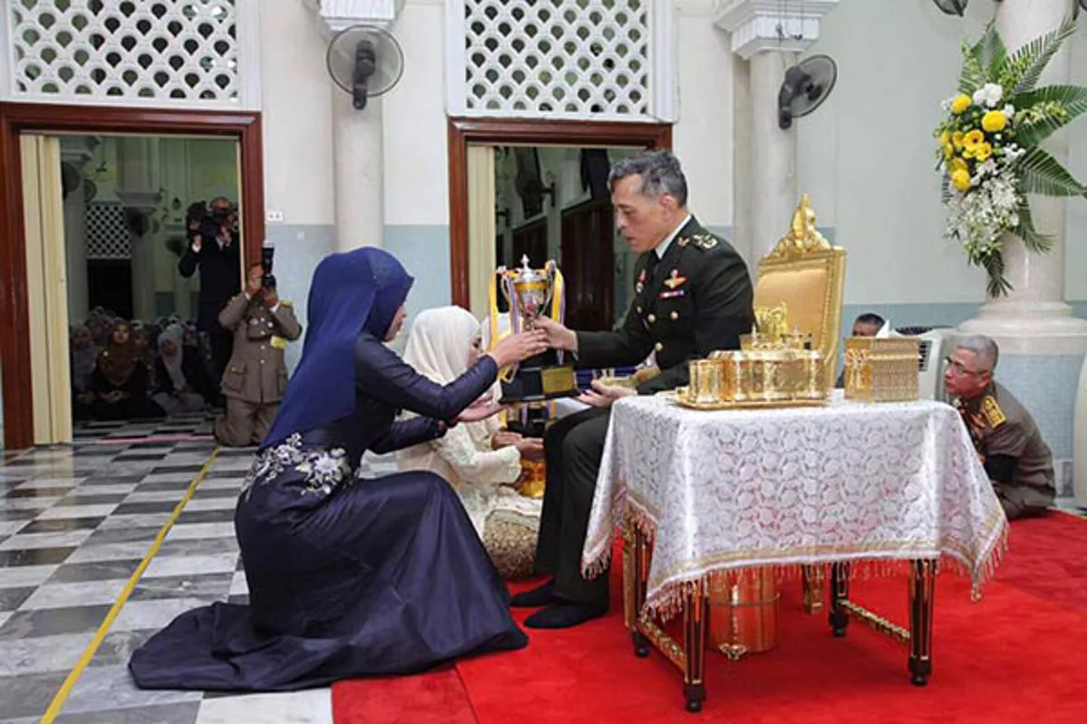 อัครศาสนูปถัมภก!!! สมเด็จพระบรมโอรสาธิราชฯ ทรงรับพร หรือ ดุอาอฺ จากผู้นำศาสนาอิสลาม ระหว่างเสด็จฯปัตตานี ตามพระราชประสงค์ "ยังไงเราก็ต้องมา"