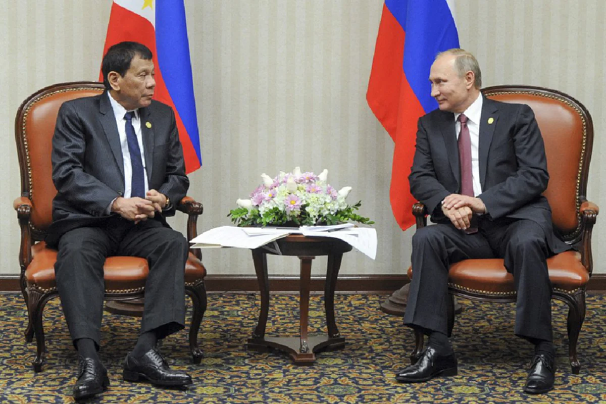 ดูเตอร์เตพบปูติน  2 ผู้นำสุดยอดแห่งความเด็ดขาดบ้าระห่ำ !! ดูเตอร์เตแฉหมดเปลือกสหรัฐประเทศกระหายสงครามตลอดเวลา กดดันฟิลิปปินส์เอาไว้อย่างไร!!