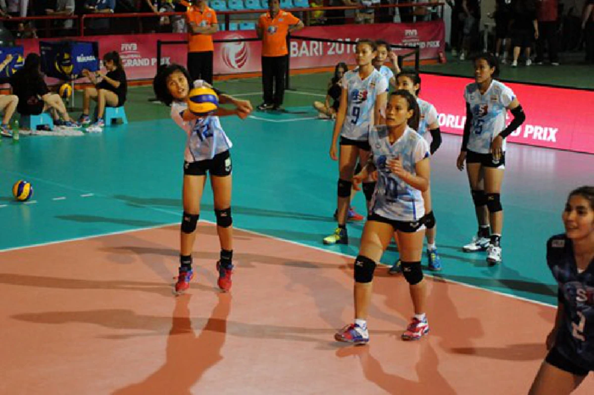 เกิดเป็นทีมวอลเลย์สาวไทยต้องสตรองขนาดไหน !!!  ขนาดไฟดับ.ยังต้องทำถึงขนาดนี้ สร้างรอยยิ้มให้คนดู ปลื้มปริ่มยกนิ้วให้ค่ะ (ชมคลิป) 
