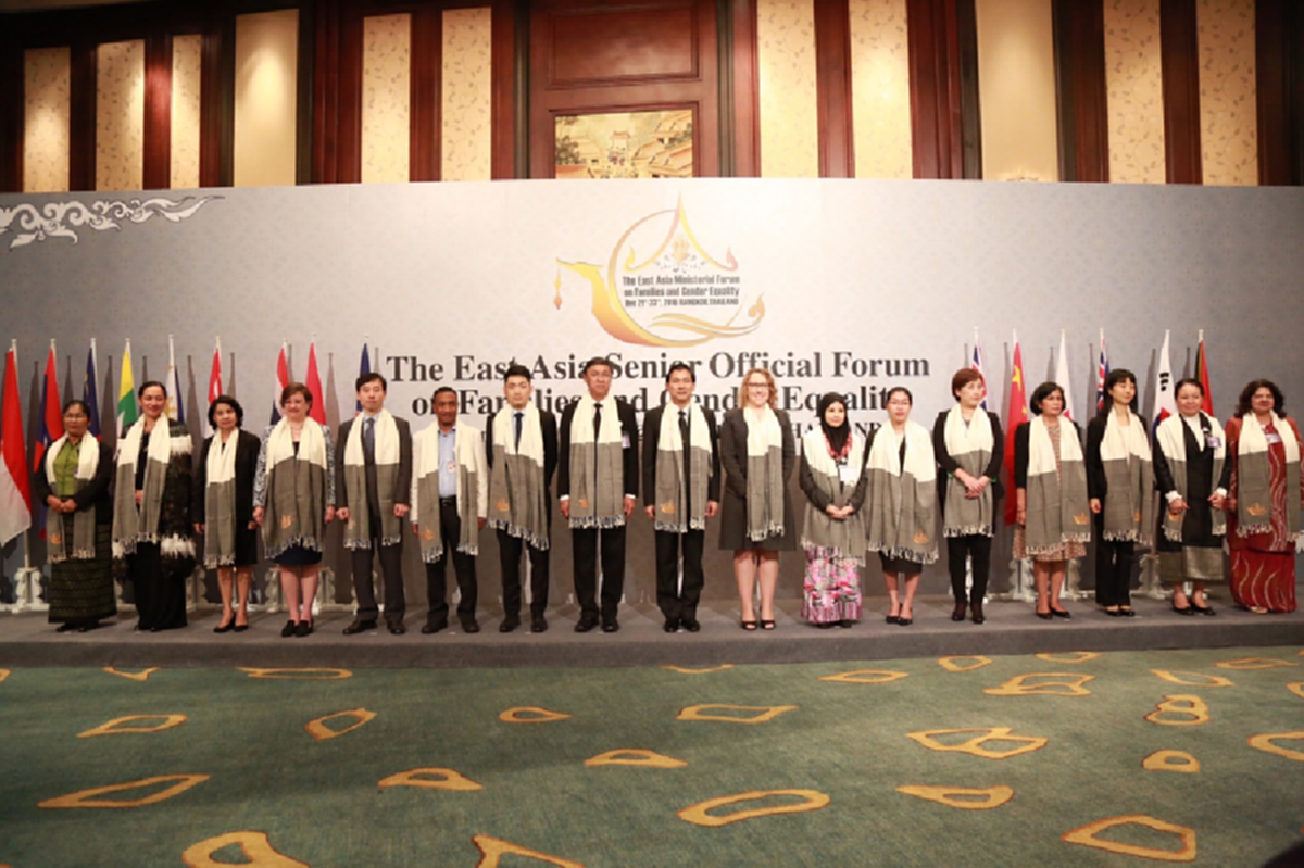 17ปท.เอเซียร่วมใจยืนถวายอาลัยในหลวง ร.9 "บิ๊กตู่" ย้ำยึดโรดแมปปฏิรูปหวังเข้าใจรบ.แสวงหนทางให้ไทยสงบ สันติ