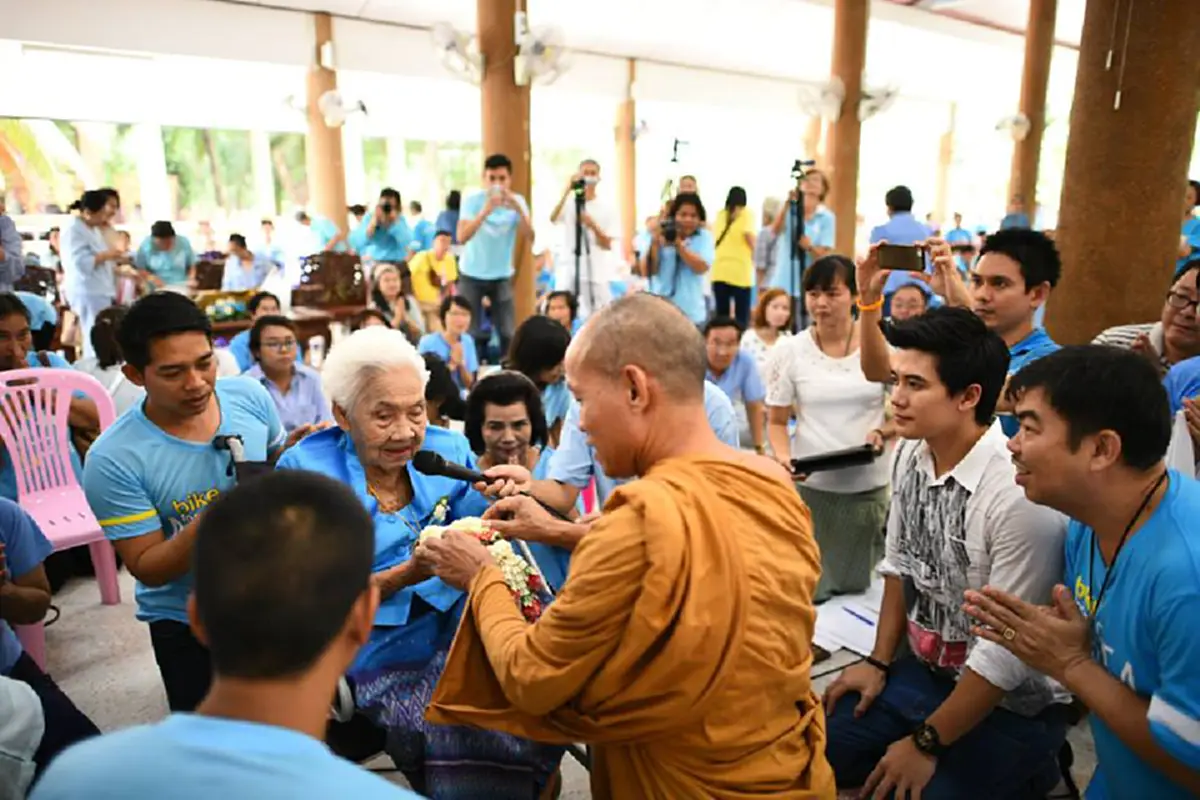"แม่" เป็นต้นแบบของนักสู้ "พระพุทธะอิสระ" เชิญชวน ลูกทุกคน กตัญญูกตเวทิตา ต่อผู้ให้กำเนิด... (ประมวลภาพ)