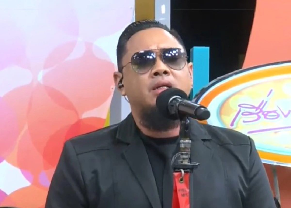 ดราม่าสนั่นโซเชียล !! ชาวเน็ตเฉ่ง แด๊ก ร็อคไรเดอร์ -ซิลลี่ฟูลร้องเพลงพระราชนิพนธ์ ความฝันอันสูงสุดเพี้ยนหนัก "ดี้-สุเมธ"ออกโรงตำหนิแรง !!