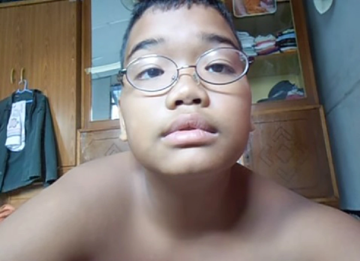 อื้อหืออ...ยังจำได้มั้ย!! น้องก้อง เสียใจแต่ไม่แคร์ โฉมใหม่ล่าสุดทำเอาหลายคนตาค้าง เผ็ดจี๊ดมากค่ะลูกสาวแม่!! (มีภาพ)