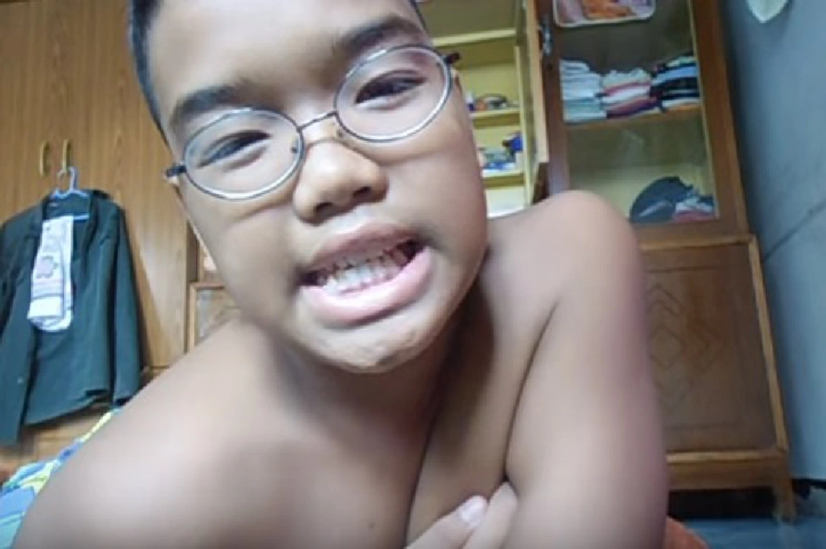 อื้อหืออ...ยังจำได้มั้ย!! น้องก้อง เสียใจแต่ไม่แคร์ โฉมใหม่ล่าสุดทำเอาหลายคนตาค้าง เผ็ดจี๊ดมากค่ะลูกสาวแม่!! (มีภาพ)