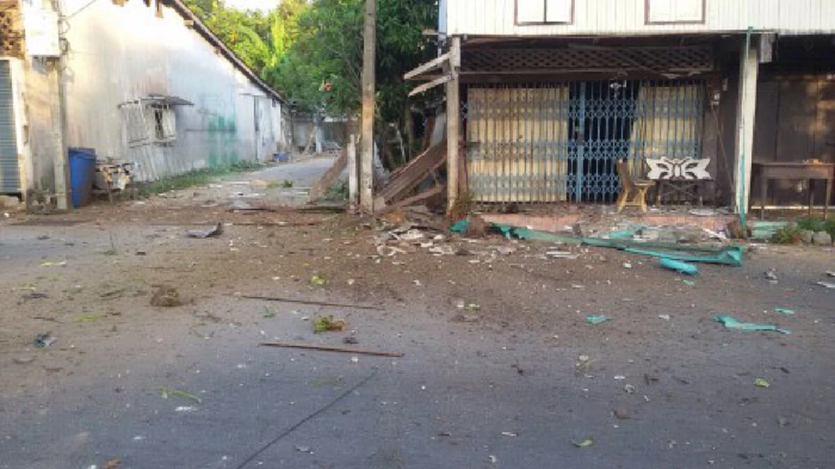 ระทึก!! เหตุวางบึ้มหน้าร้านขายโรตี อ.รือเสาะ ไร้เจ็บ!!
