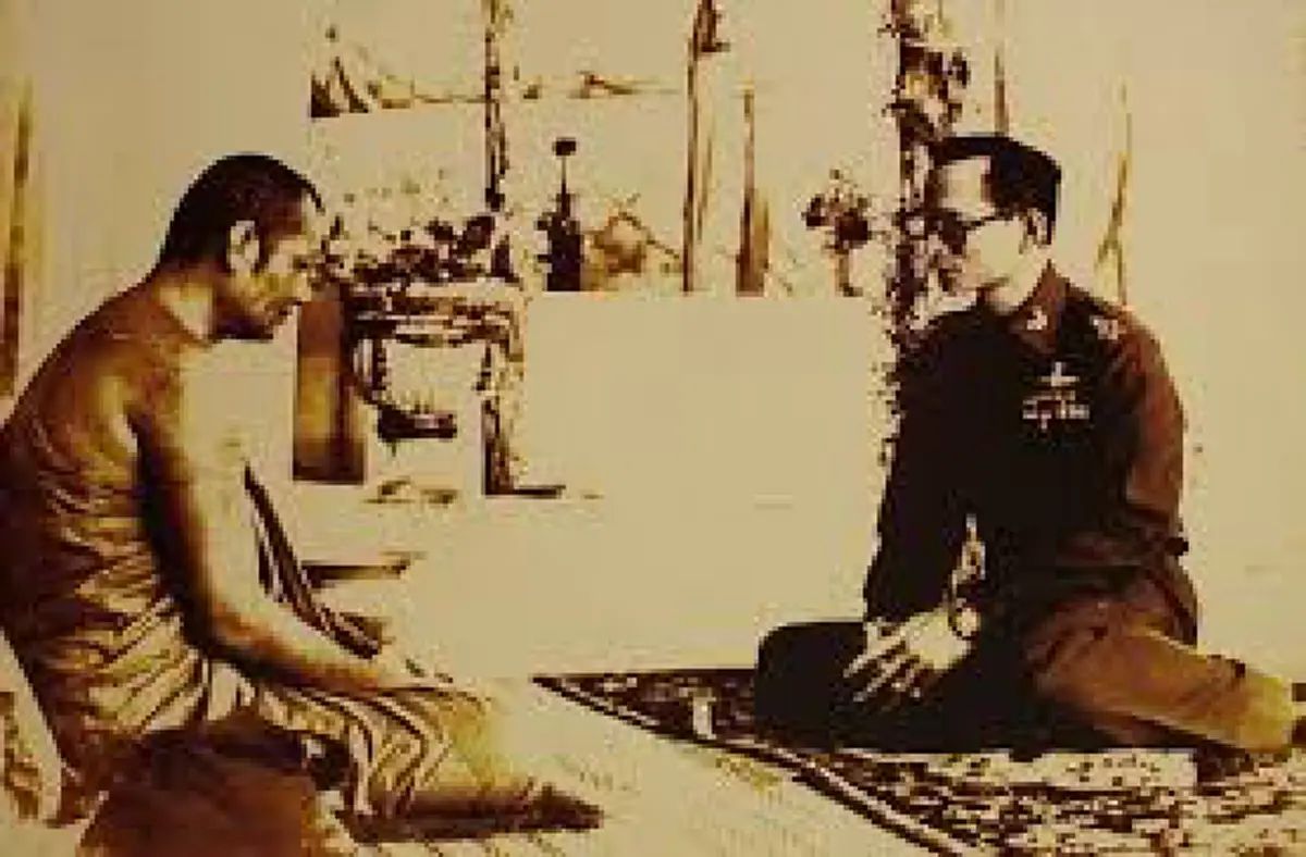 ในหลวงในดวงใจพระอริยะ เรียงร้อยถ้อยคำ...จากวงศ์พระอริยะถึงพระบาทสมเด็จพระเจ้าอยู่หัวในพระบรมโกศ