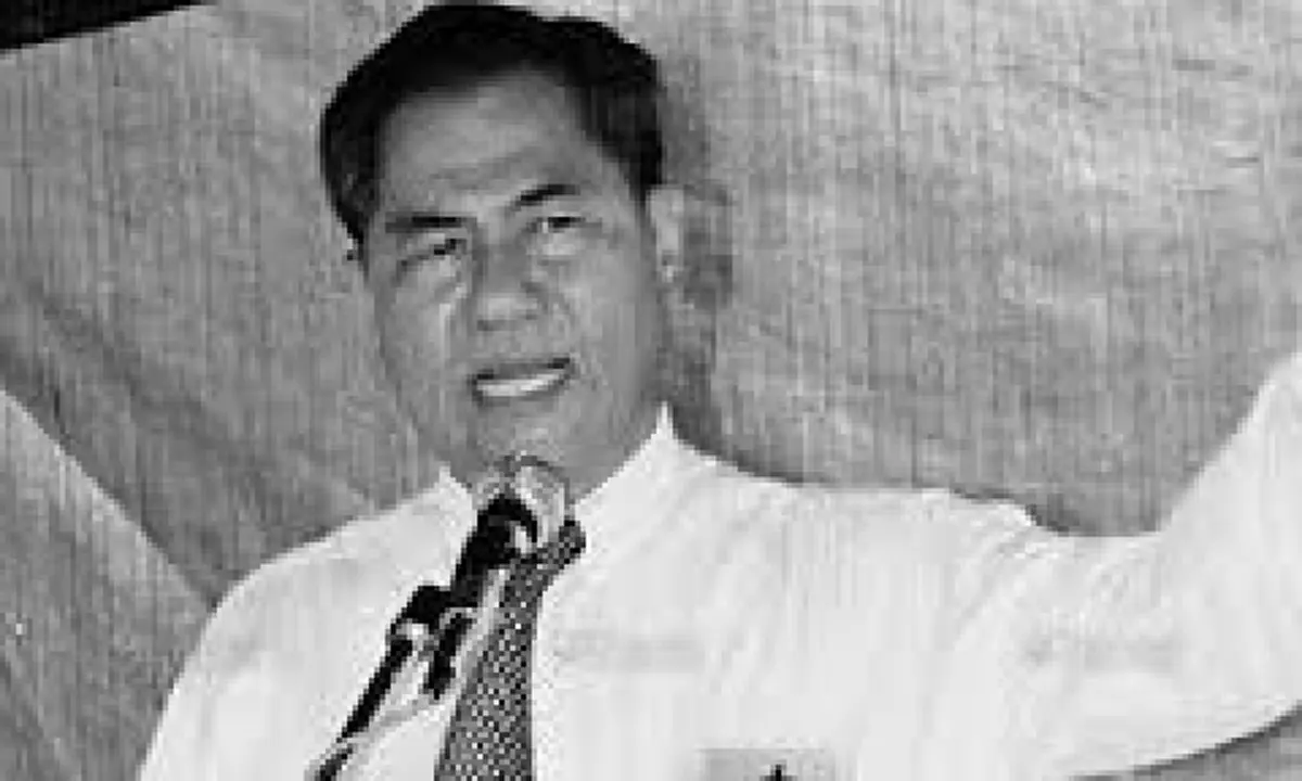 เปิดตัว!!จอมหมิ่นคอมมิวนิตส์ตัวพ่อ หนีซุกลาว เคยพ้นคุกเพราะได้รับอภัยโทษยังไม่สำนึกเผยตอนติดคุกชีวิตสบายทักษิณดูแลเดือนละ 3,000 บาท