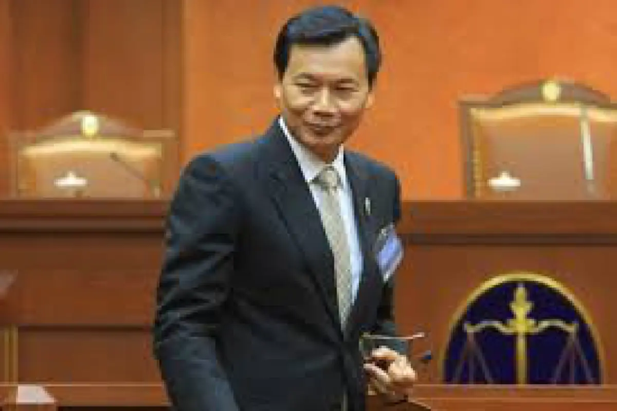 แผ่นดินไม่สิ้นคนดี !! "ถวิล เปลี่ยนศรี" ขรก.ไทยที่ไม่ยอมก้มหัวให้อำนาจ"ระบอบทักษิณ  กว่า2ปีสู้เพื่อความเป็นธรรมจน "ยิ่งลักษณ์"ตกเก้าอี้นายกฯ