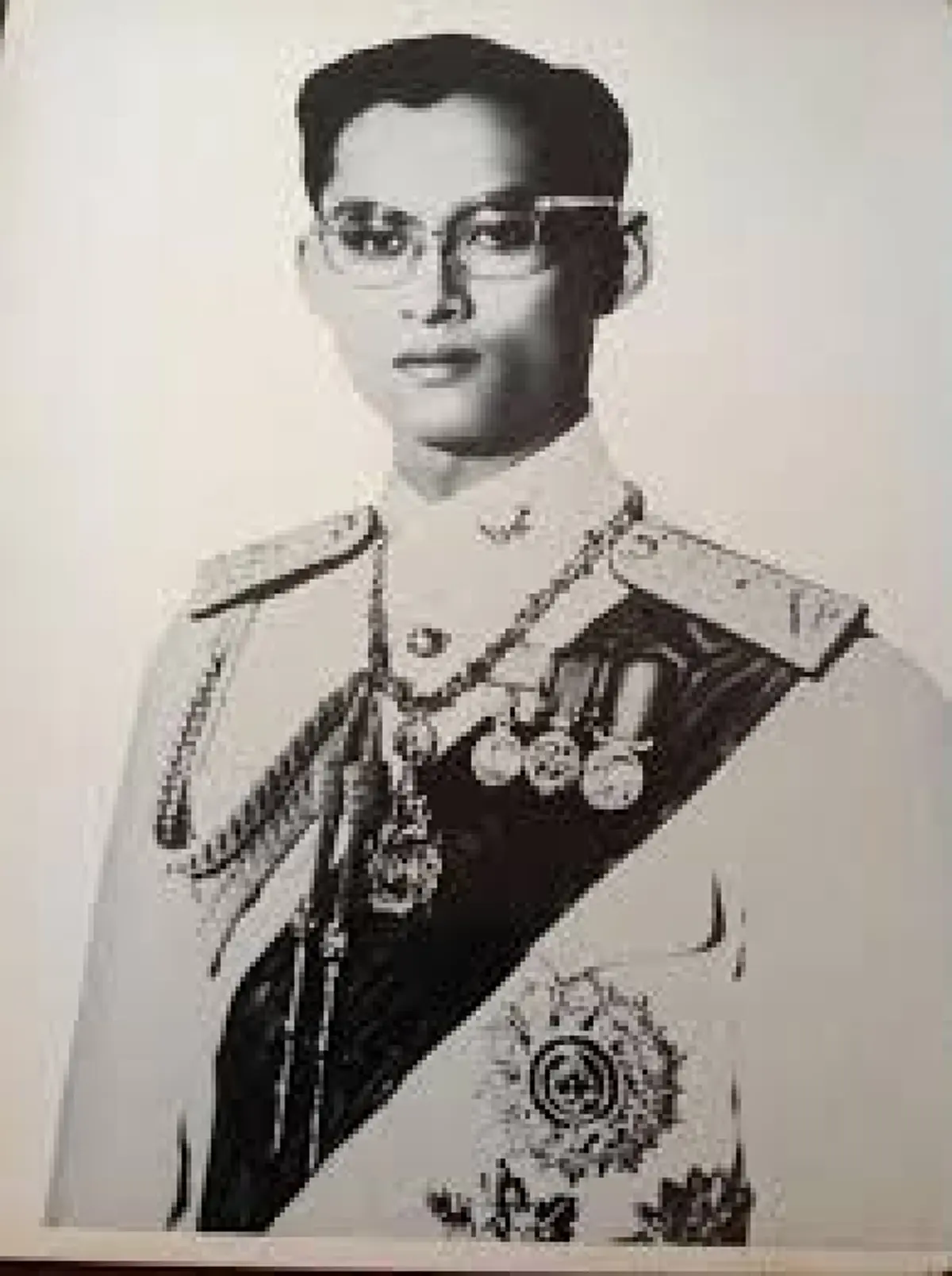 ความสำคัญของวันที่ 5 ธันวาคม เพราะทุกข์ของประชาชน คือทุกข์ของพระราชา เมืองไทยจึงร่มเย็นเป็นเพราะพระบารมี 