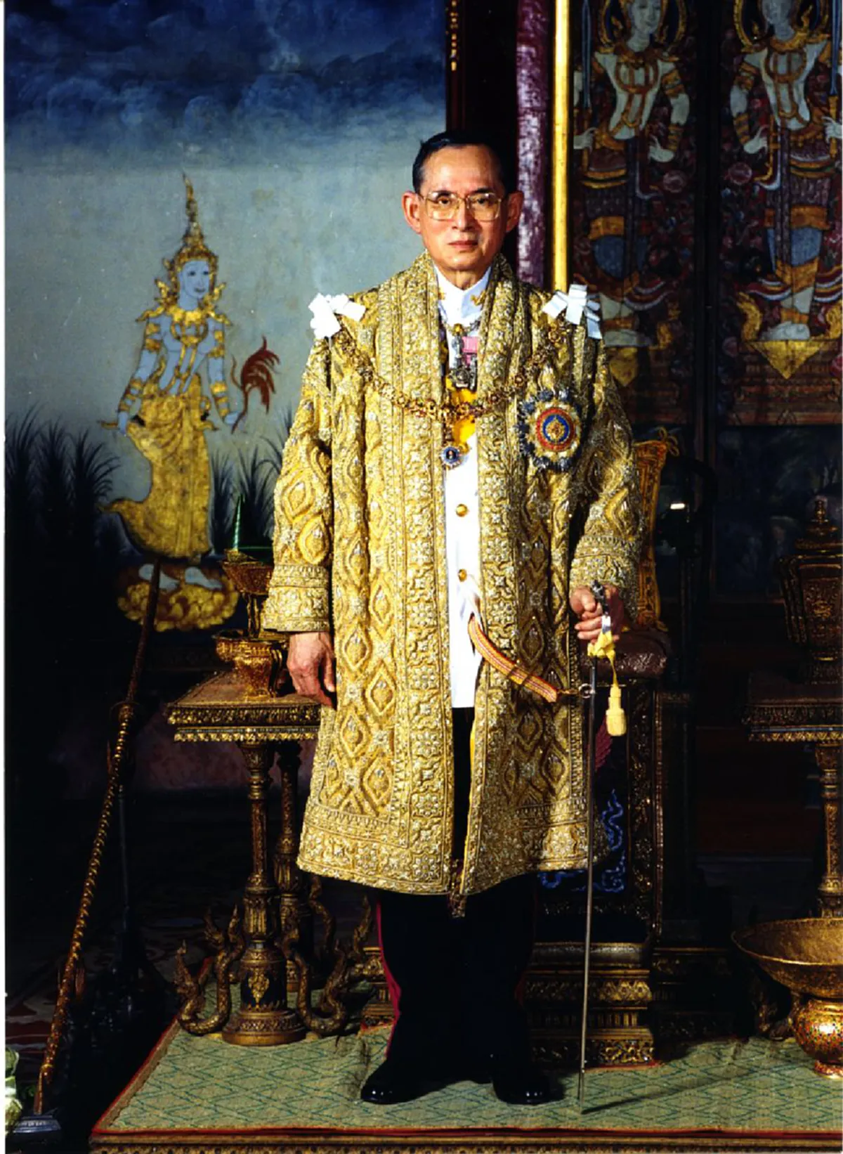 โหลดด่วนเลย!!! สำนักราชฯแพร่พระบรมฉายาลักษณ์(เทียบต้นฉบับ)"ในหลวงร.๙"ฉลองพระองค์บรมราชภูษิตาภรณ์นำเก็บเป็นที่ระลึกมหามงคลยิ่งชีวิต !!!??!!!