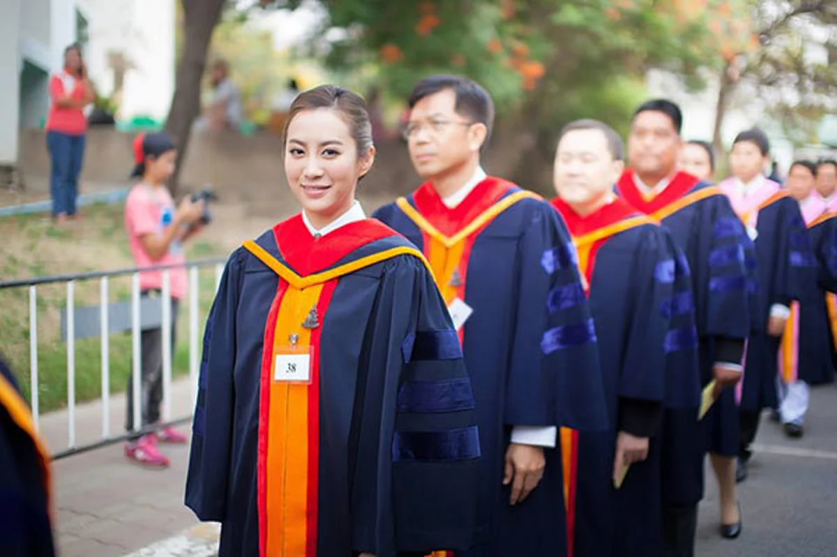 หมดยุคสวยใสไร้สติ!!เปิดทำเนียบ 5 ดาราดัง มุ่งเรียนคู่งานบันเทิง วันนี้ไปไหนมาไหนใครๆก็ขอยึดถือเป็นแบบอย่าง!!?!!