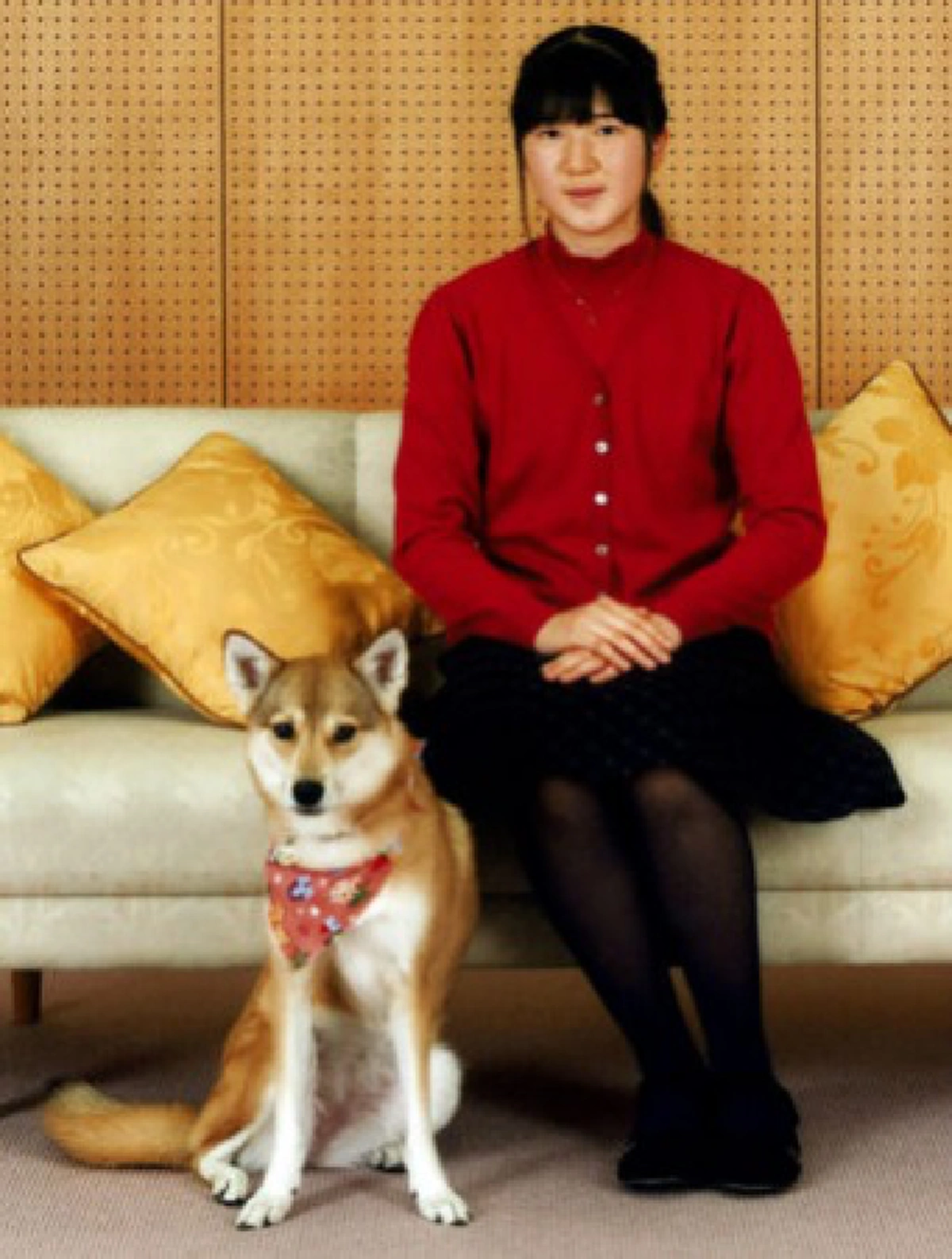 ทรงสิริโฉมยิ่ง..เจ้าหญิงไอโกะ พระธิดาในมกุฏราชกุมารแห่งญี่ปุ่น ทรงฉายรูปกับแมวน้อย โอกาสวันคล้ายวันประสูติครบ 15 ชันษา