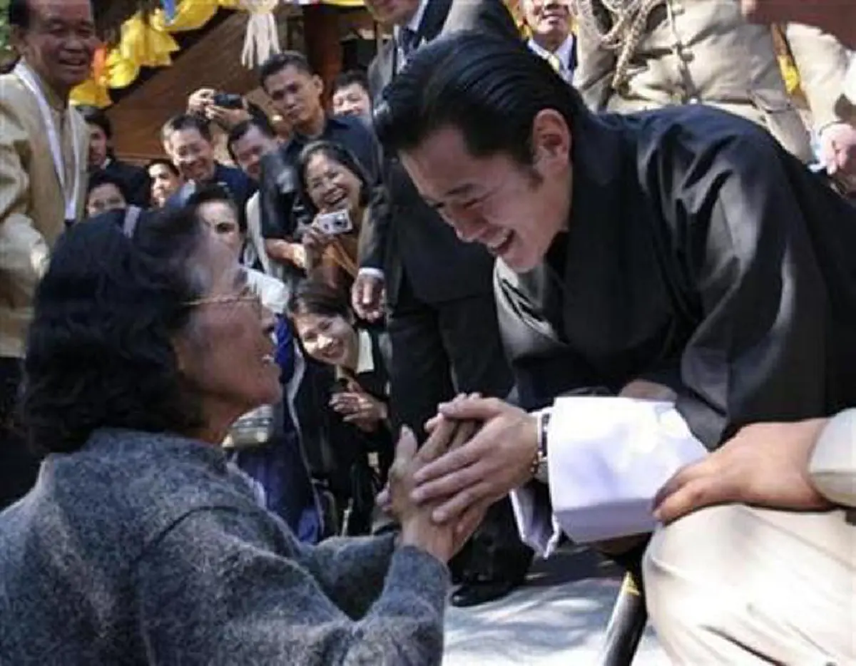 หัวใจกษัตริย์จิกมี ผู้แสดงความรักต่อในหลวง ร.9 ด้วยการทรงงานหนักเพื่อพสกนิกร เห็นภาพกษัตริย์จิกมี เหมือนรำลึกวันวาน ครั้งยังมีพ่อหลวง ร.9