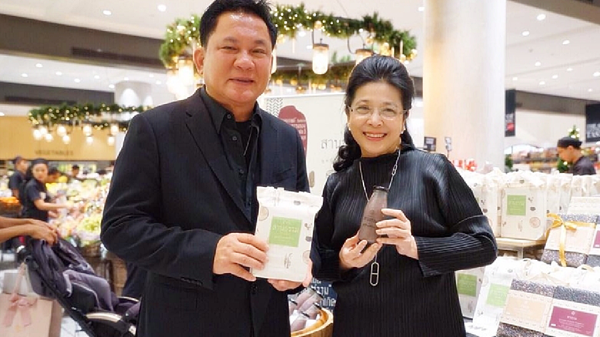 โอ้โห!!! "เจ๊หน่อย" โพสต์คู่ "แพนเค้ก" ชวนซื้อข้าวสารธรรม บอกผลิตด้วยหัวใจคุณธรรมชาวนาผู้รักษาศีล 5 ที่พร้อมใจ ลด ละ เลิก ใช้ปุ๋ย-ยาฆ่าแมลง!