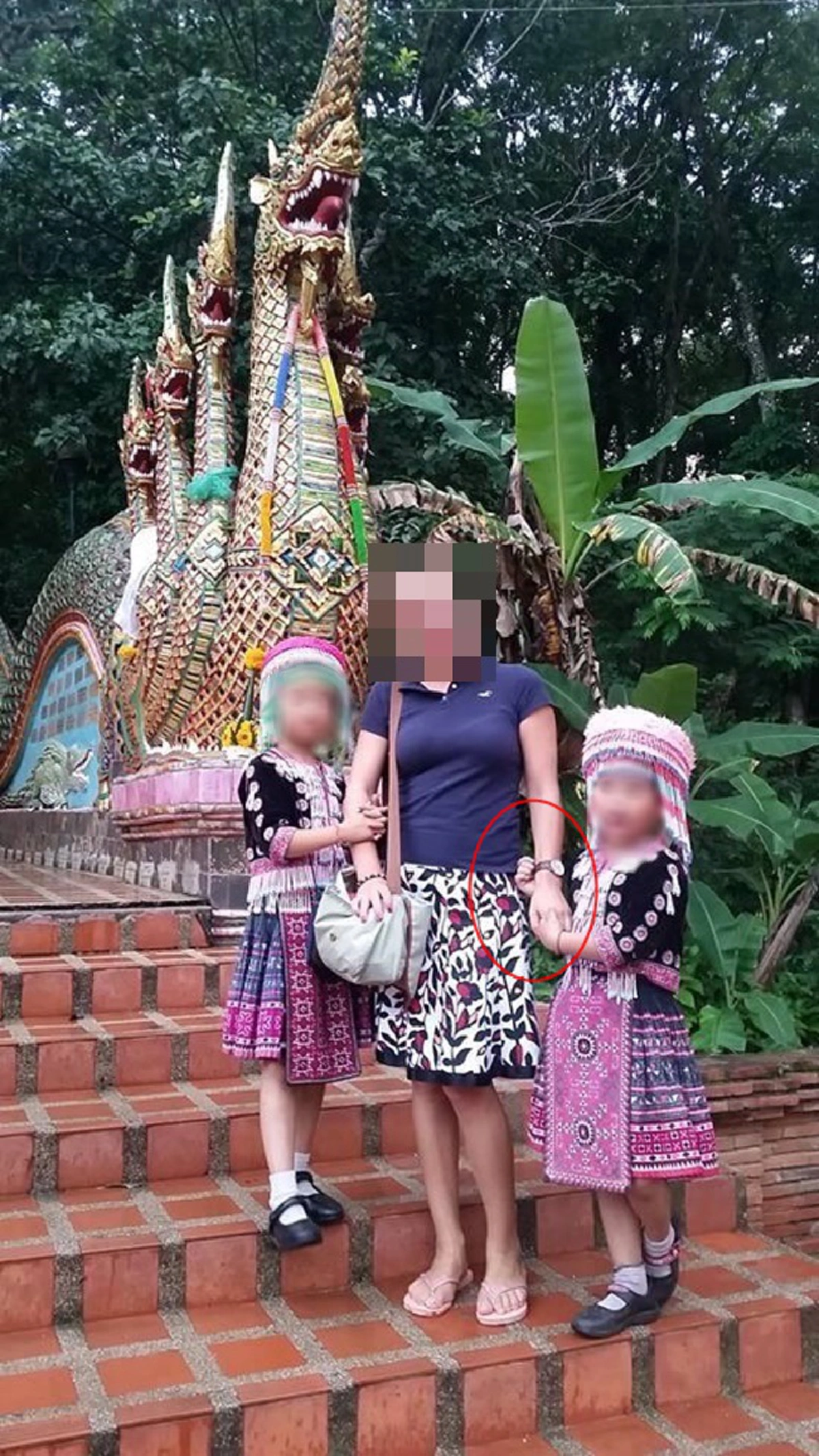 ช่วยหนูด้วย!!! ลูกหลานชาวม้งสุดทุกข์โดนสื่อฝรั่งมั่วกล่าวหาเป็นขโมยกลายเป็นตราบาปทำงานช่วยครอบครัวไม่ได้ วอนผู้ใหญ่แก้ไขกระทบท่องเที่ยวด่วนๆ