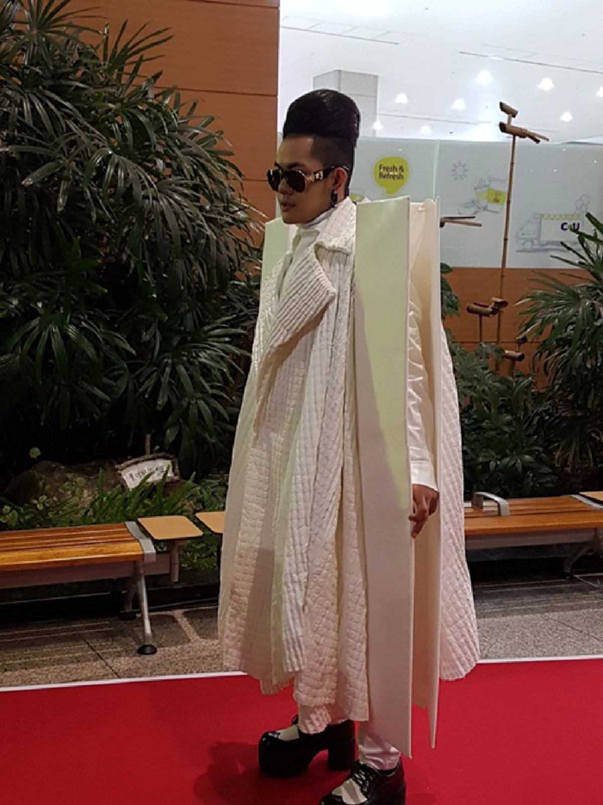 ขนลุกไปทั้งตัว !!! "เก่ง ธชย" ขับเสภา "ถวายอาลัย" สุดยิ่งใหญ่ในงาน #WebTVAsia 2016 Awards ผู้ร่วมงานน้ำตาซึมคิดถึง "พ่อหลวง" (คลิป)