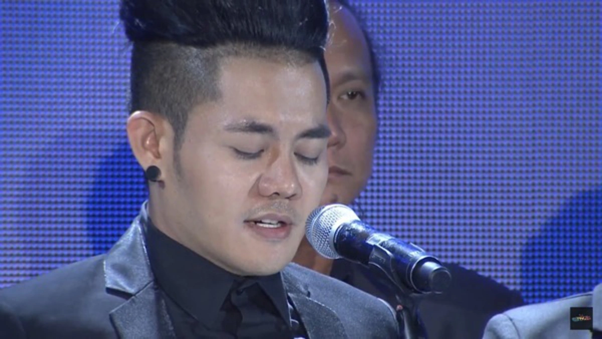 ขนลุกไปทั้งตัว !!! "เก่ง ธชย" ขับเสภา "ถวายอาลัย" สุดยิ่งใหญ่ในงาน #WebTVAsia 2016 Awards ผู้ร่วมงานน้ำตาซึมคิดถึง "พ่อหลวง" (คลิป)