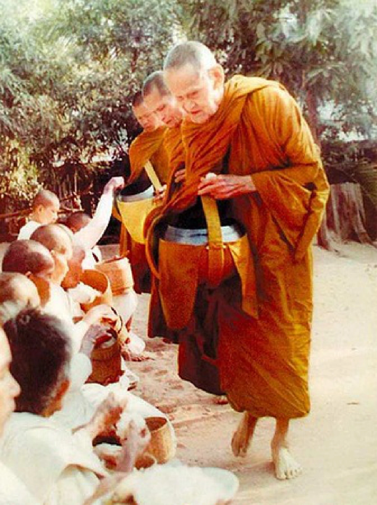 เมตตาพลานุภาพ!! หลวงปู่ขาว "เทศน์สยบช้างใหญ่" ไพเราะจับใจ ช้างฟังยังเคลิ้ม ... แล้วมนุษย์อย่างเราจะไปเหลืออะไร!!