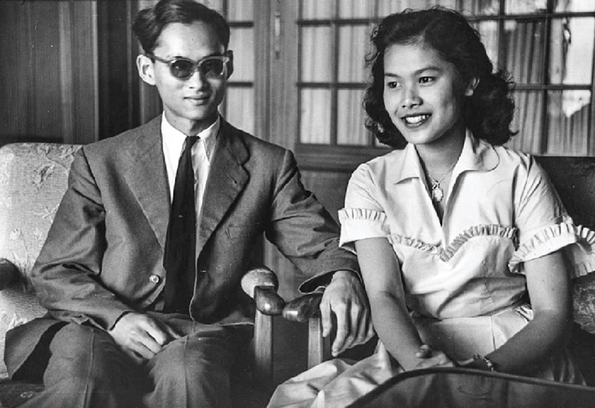 อ่านแล้วถึงกับอมยิ้ม  "เมื่อในหลวงทรงหาวิธีง้อพระราชินี" ....