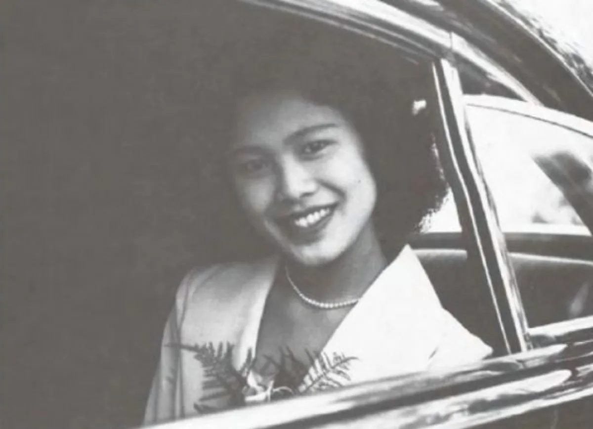 เราไม่เคยทิ้งรูปถ่ายของเธอแม้แต่สักภาพเดียว...คำพูดสุดซึ้งของพ่อหลวงเมื่อครั้งหนึ่งเคยทรงตรัสไว้ว่า เราชอบถ่ายภาพภรรยาด้วยตัวเราเอง(ชมภาพ)