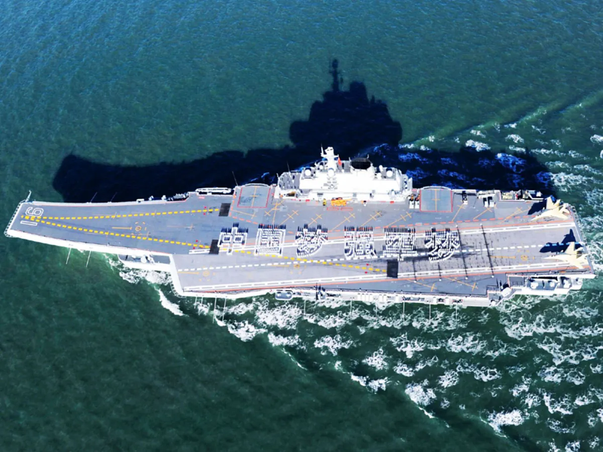 สถานการณ์ตึงเครียดหนัก !! จีนส่งเรือบรรทุกเครื่องบิน "เหลียวหนิง" ซ้อมรบในทะเลจีนใต้แล้ว !! (รายละเอียด) 