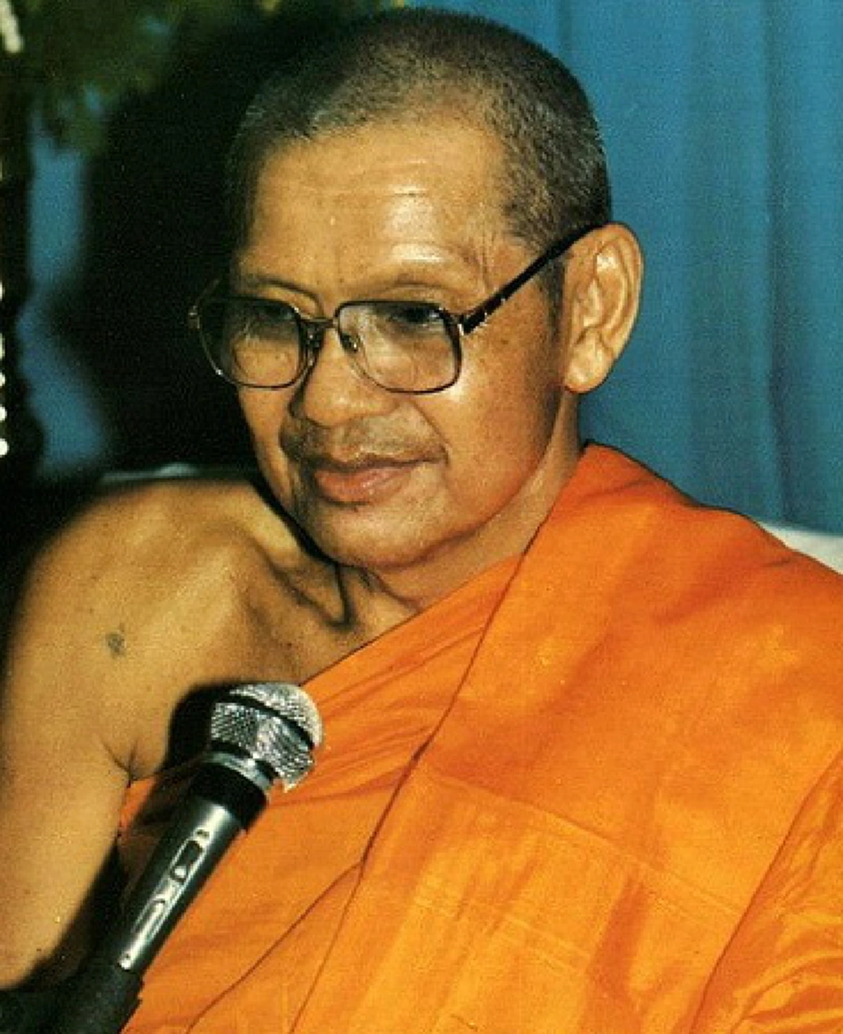 ก็อารมณ์มันพาไป!! หลวงพ่อฤๅษีลิงดำไขข้อข้องใจ ... ทำไมเห็นพระแล้วคันปากอยากจะด่า? พร้อมแนะวิธีแก้ไข...ก่อนจะกลายเป็นกรรมหนัก!!