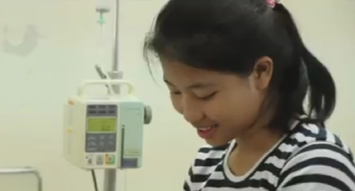 อายุเท่านี้...ใจยังสู้!! "น้องลูกหมี" ดญ.วัย14 สู้ชีวิต ทำงานหาเงินเลี้ยงแม่และน้องชายอีก3ชีวิต ไม่ยอมท้อแม้การเรียนจะน้อยลง ขอเพียงครอบครัวอิ่มท้องก็พอแล้ว...