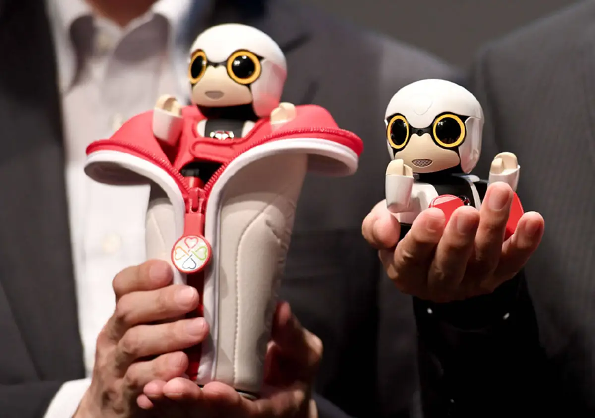 ใครเหงา..ยกมือขึ้น!!! โตโยต้าเปิดตัวหุ่นยนต์ "Kirobo Mini" หุ่นยนต์พูดได้น่ารักฉลาดเท่าเด็ก5ขวบ หวังให้เป็นเพื่อนบรรดาคนขี้เหงา !!?? (คลิป)