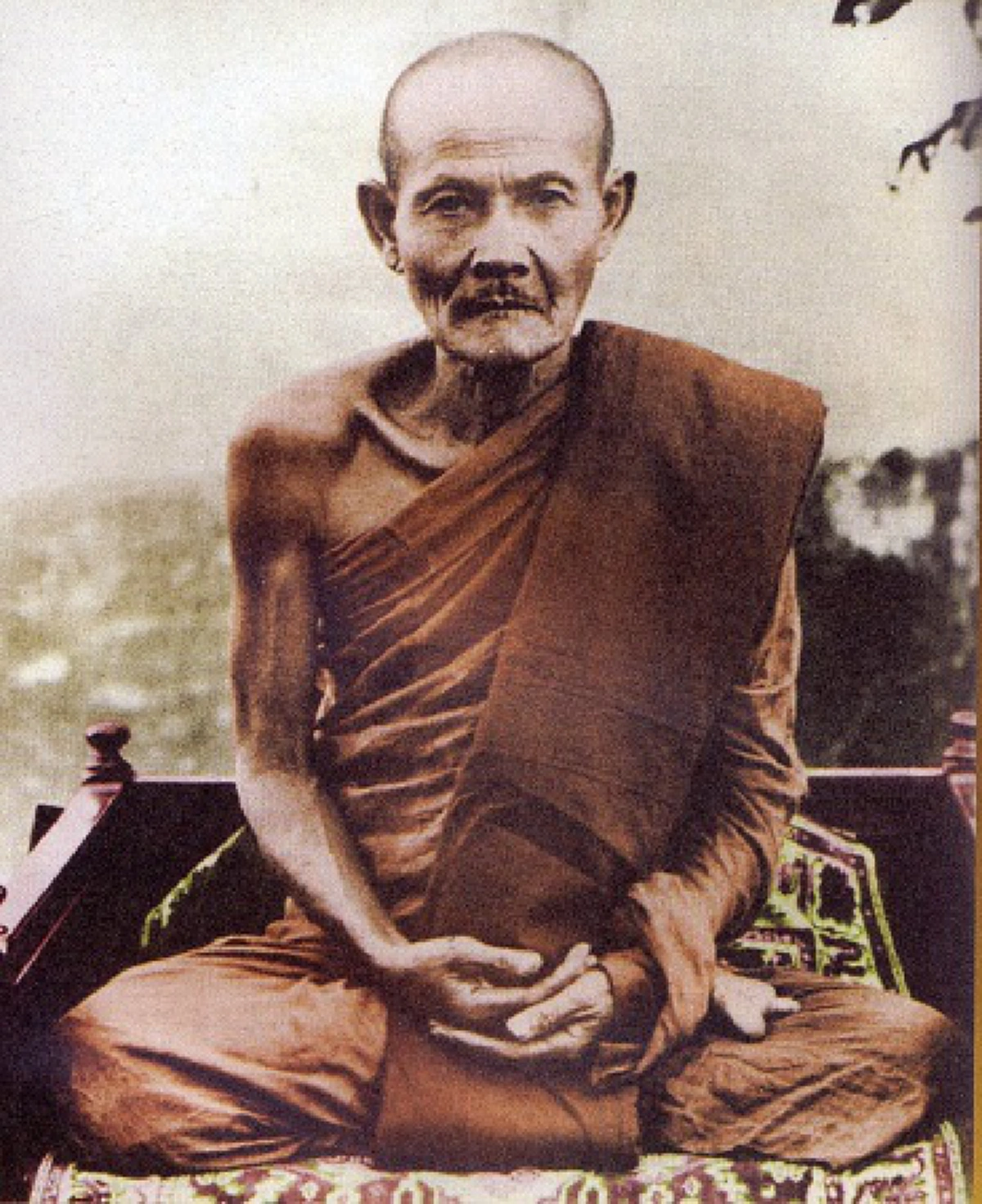 คำยืนยันจากหลวงปู่มั่น... "ศาสน์-กษัตริย์" เปรียบเสมือนเสาหลักค้ำจุนกันและกัน!! "ถ้าขาดพระมหากษัตริย์...พระอริยบุคคลก็หายไปด้วย"!!