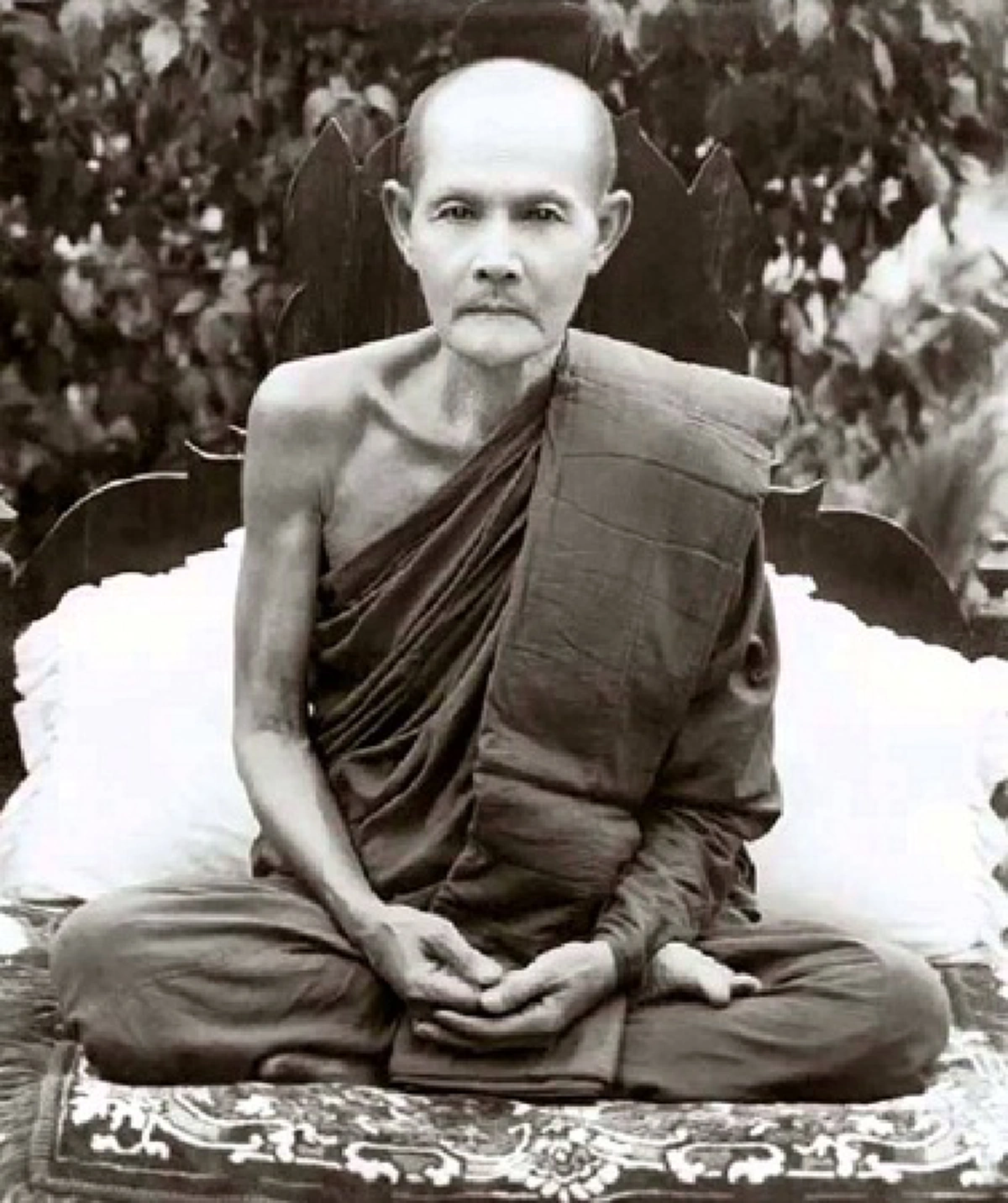 เพชรเม็ดงามแห่งพระศาสนา!! อะไรคือ "บุคลิกพิเศษ" ของหลวงปู่มั่น...ที่ทำให้ท่านกลายเป็น "สาวกที่สมบูรณ์แบบ" ของพระพุทธเจ้า?!!