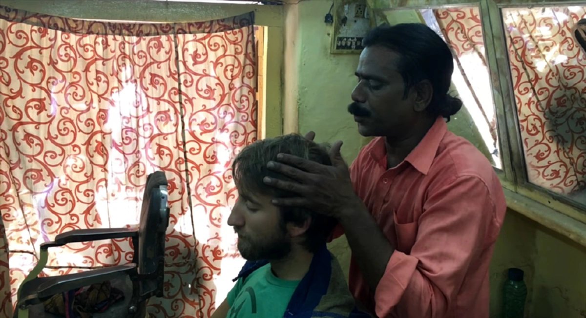 กล้าลองไหม?? .ชมลีลานวดศีรษะสะท้านฟ้า นวดหน้าด้วยพลังจักรวาล!! (มีคลิป)