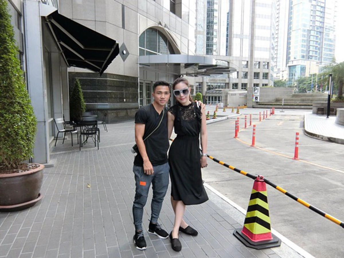 ว่าที่สะใภ้คนโปรด!!! "เมย์ พิชญ์นาฏ" ทำหน้าที่ว่าที่ลูกสะใภ้ พาครอบครัว "เจ ชนาธิป" ทานข้าว แถมงานนี้พี่ชายคนโตยังมาแซวซะด้วย!!
