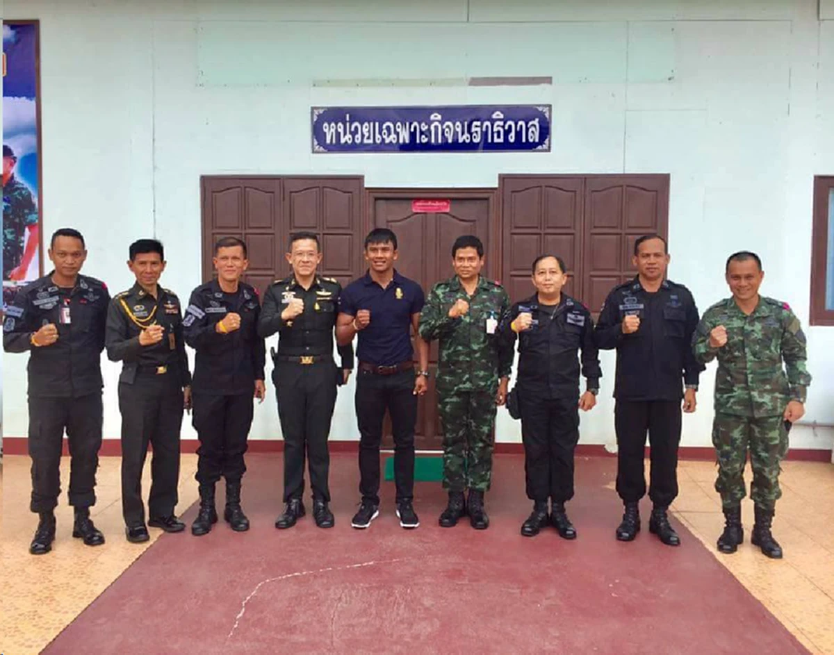 งานนี้บอกเลยธรรมดาซะที่ไหน !!!  "บัวขาว" ลงพื้นที่เอง "นราธิวาส" จัดหนักสอนแม่ไม้มวยไทย 