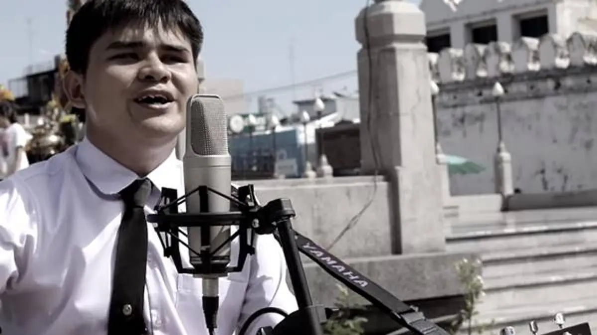 สะกดทุกอารมณ์!!! "หมิง ร้อยเสียง" ศิลปินตาบอดวัย 26 ปีจากเมืองโคราช แต่ง-ร้องเพลง "ทำดีเพื่อพ่อ" ถวายความอาลัยในหลวง ร.9 (มีคลิป)