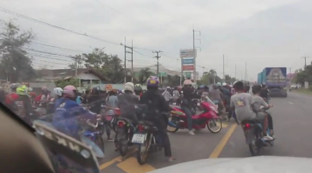 แบบนี้ก็มีด้วย!? ชาวบ้านสุดทนแก๊งแว๊นซิ่งป่วนถนน หลังโทรแจ้งความเงิบหนัก ตร.บอก "เขาขออนุญาตแล้ว"