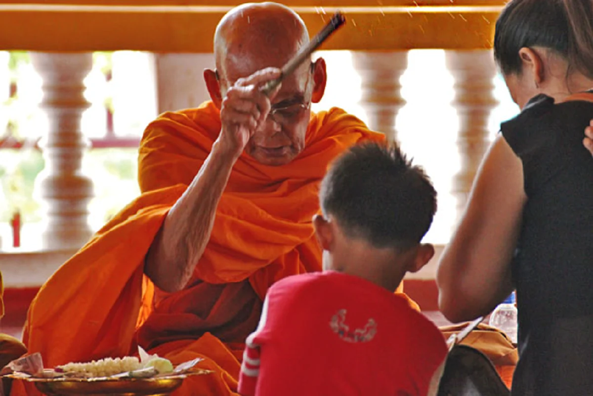 "น้ำมนต์"!!! ศักดิ์สิทธิ์จริง...หรือแค่ที่พึ่งพิงทางใจ??