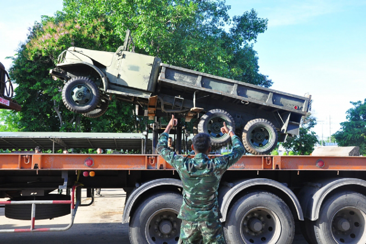 ตื่นตระหนกกันทั้งบ้านทั้งเมือง!!!...ทบ.เคลื่อนยุทโธปกรณ์ แต่พอรู้ความจริง หายตกใจเลย(รายละเอียด)