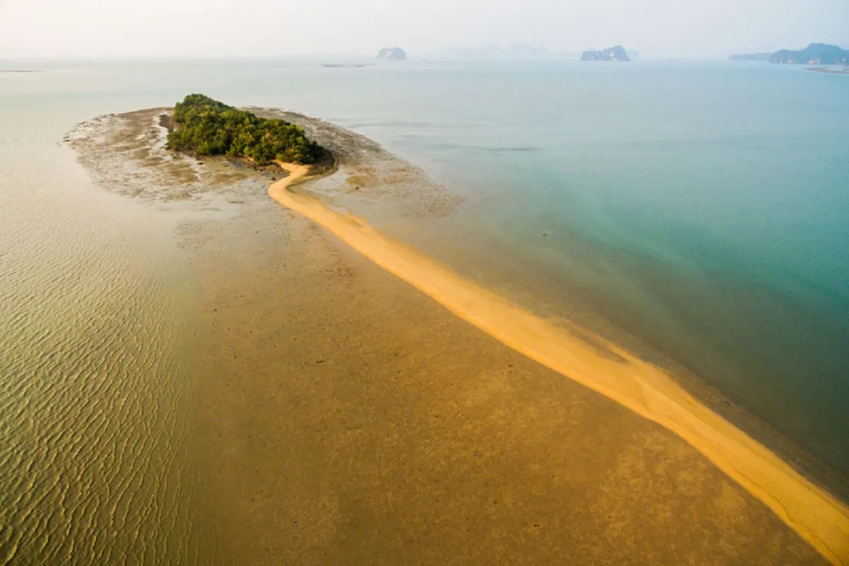 ธรรมชาติสวยงามเสมอ  !? "ทะเลแหวกแนวสักมังกร" เกาะยาวน้อย จ. พังงา  "UNSEENใหม่ไทยแลนด์" ที่คุณต้องสัมผัสสักครั้งในชีวิต !!