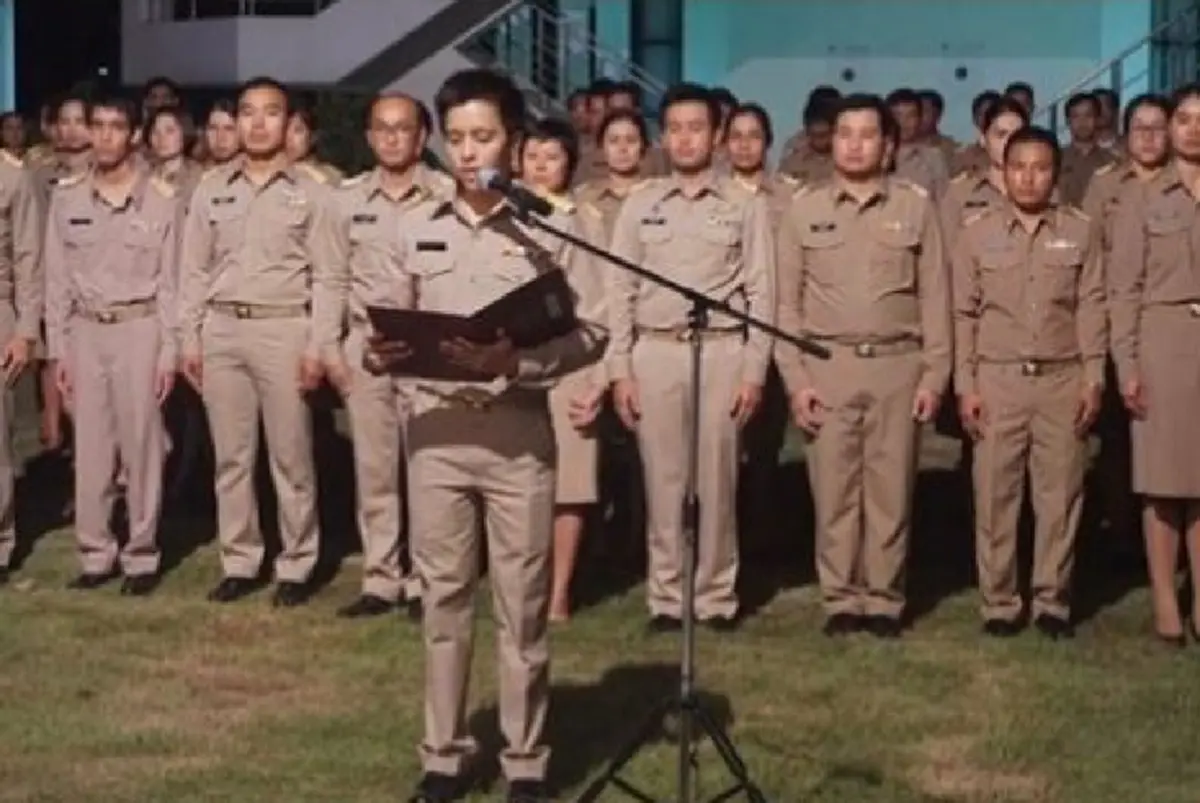 สาวๆหัวใจจะวาย !! ปลัดหน้าใส หล่อลาก โผล่คอมเม้นในโซเชียล ชาวเน็ตแห่แชร์ภาพกันแบบไม่ยั้ง (ภาพ)