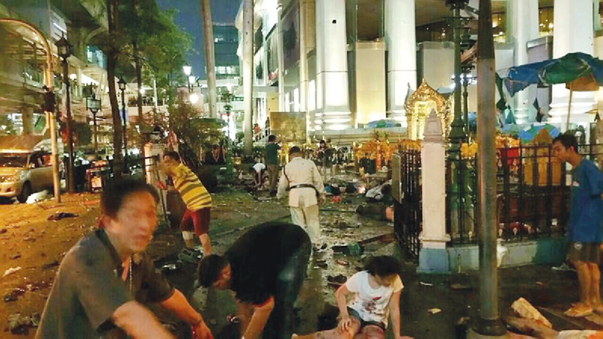 17 สิงหา ครบรอบ 1 ปี "ระเบิดแยกราชประสงค์" บทเรียนแห่งโศกนาฏกรรม ที่คนไทยไม่มีวันลืม!!