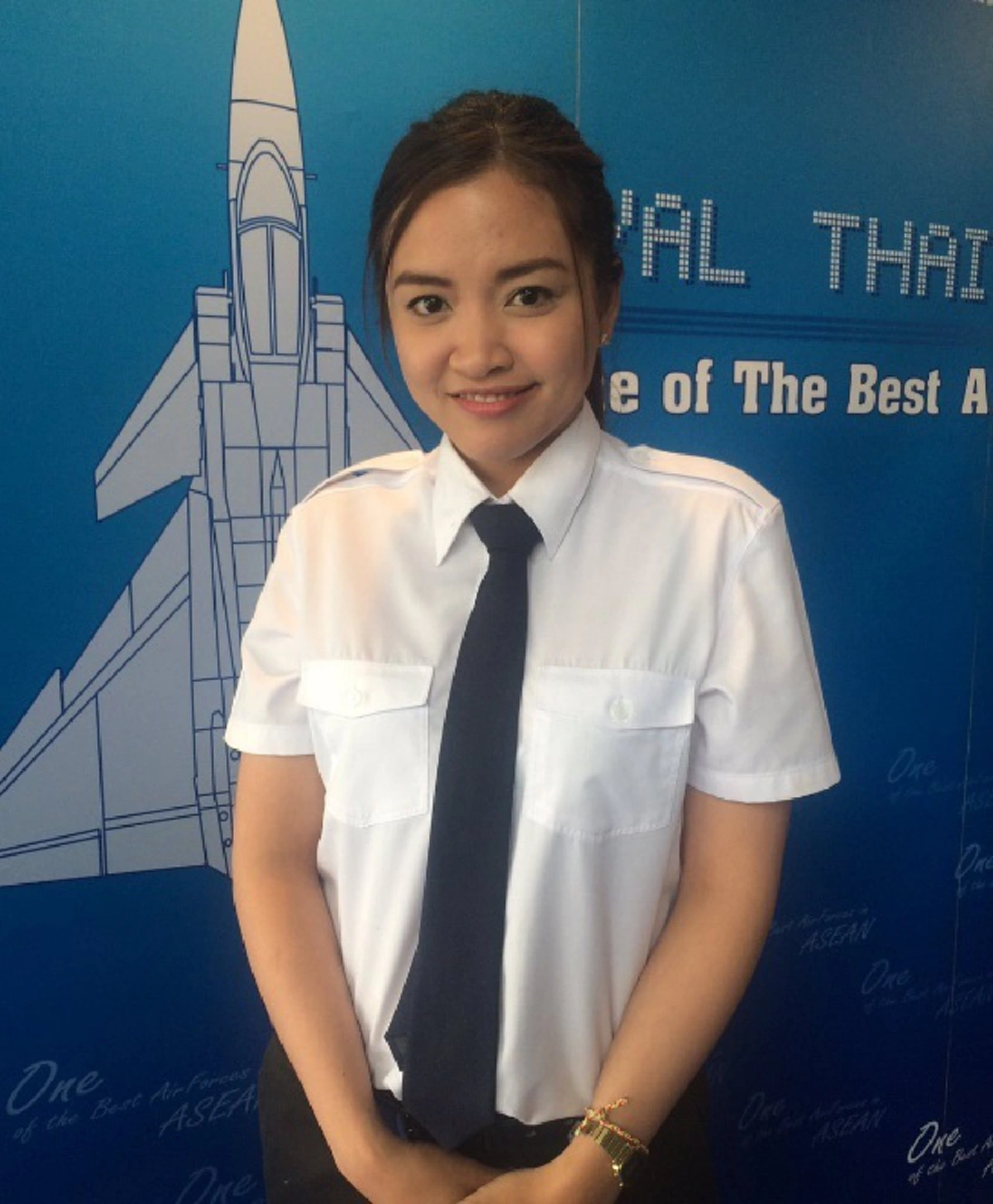2 หญิงเก่ง !! กระเทาะ แก่นใจ "รต.ชลนิสา-รต.สิรีธร" นักบินหญิง รุ่นแรก ลูกทัพฟ้าสยาม