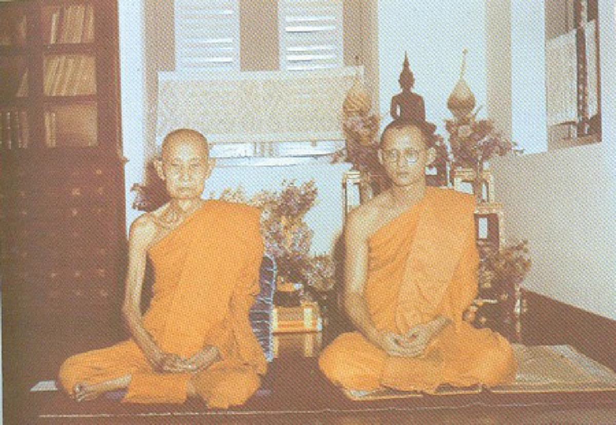 ความทรงจำที่งดงาม!! สมเด็จพระญาณสังวรฯ เล่าถึงพระราชจริยวัตรอันสมบูรณ์แบบของ "ในหลวงรัชกาลที่ ๙" เมื่อครั้งทรงพระผนวช (๒๒ ตุลาคม พ.ศ. ๒๔๙๙)!!