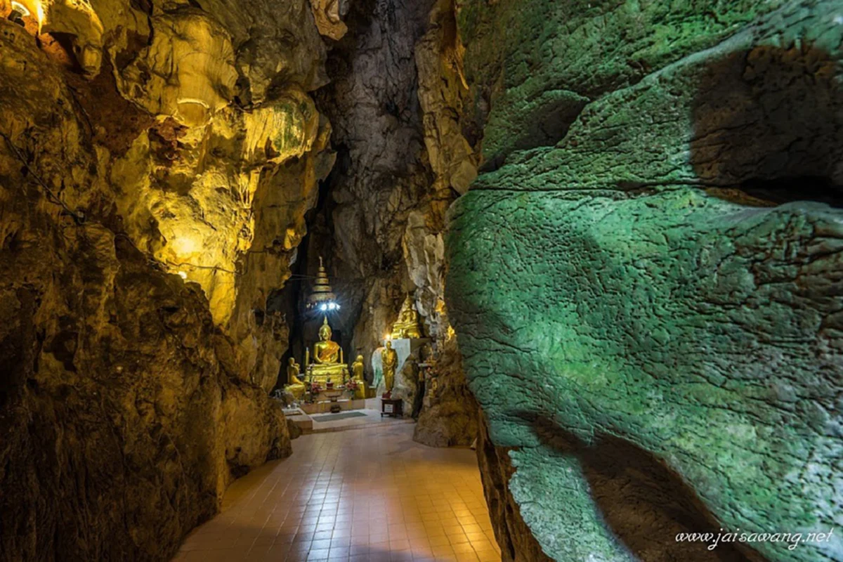 เข้าเมืองตาหลิ่วต้องหลิ่วตาตาม! เมื่อบทไล่ผีสวดแล้วไม่เข้าหูพวกอมนุษย์...พระอาจารย์เปลี่ยนจึงต้องเปลี่ยนบทสวดกะทันหัน!!