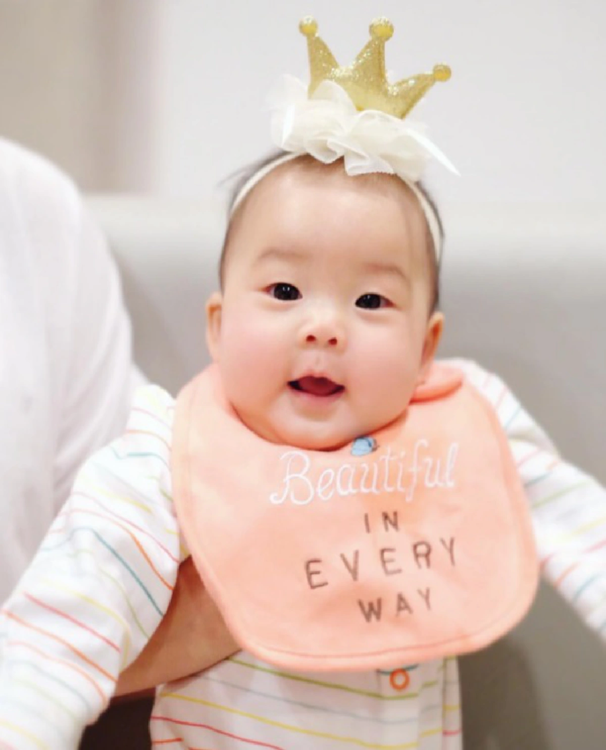 ลูกไม้หล่นใต้ต้น!!! 10 ลูกดาราขวัญใจประชาชน แห่งปี 2559 ที่ใครเห็นก็ต้องบอกเป็นเสียงเดียว...อุ๊ย น่าร้ากก!!!